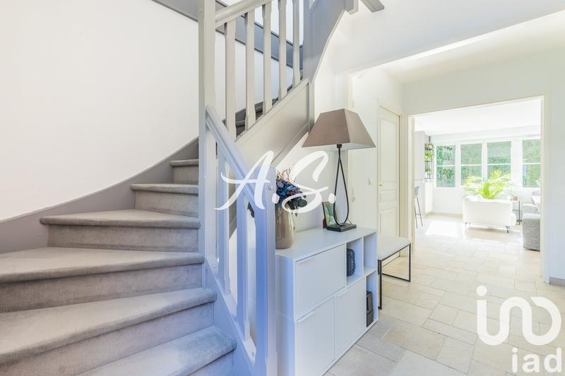 Maison - 212 m² - 8 pièces