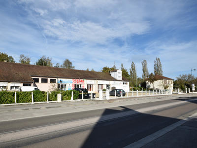 Local commercial - 310 m² - 8 pièces