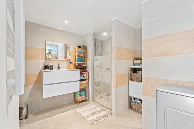 Maison - 270 m² - 8 pièces