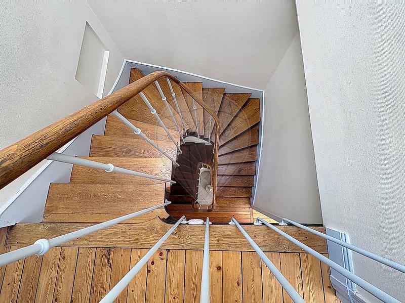 Maison - 182 m² - 7 pièces