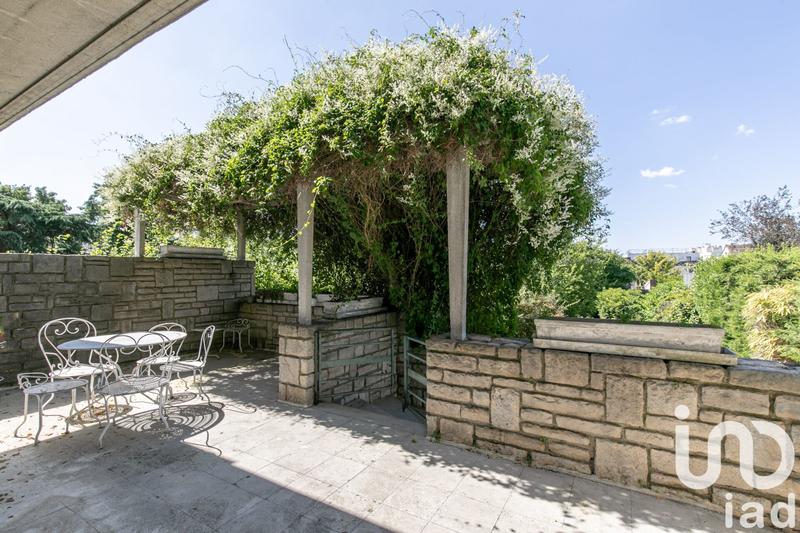 Maison - 230 m² - 12 pièces