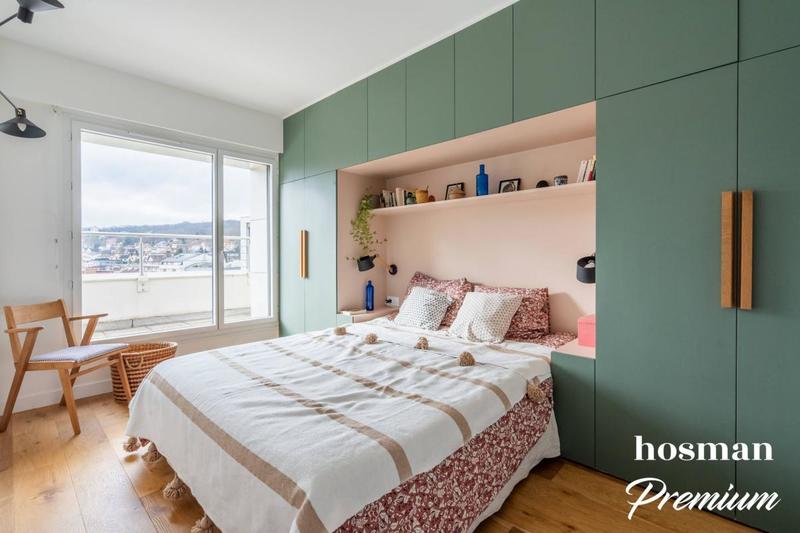 Appartement - 211 m² - 6 pièces