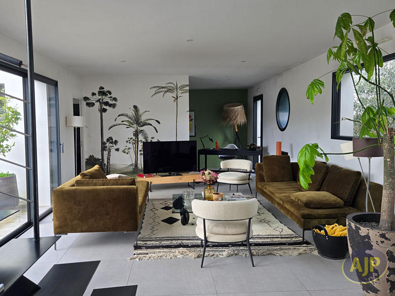 Villa - 180 m² - 8 pièces