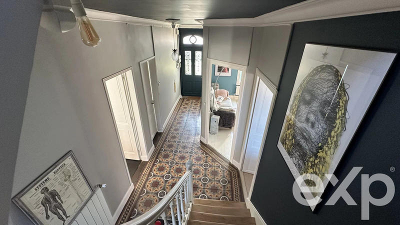 Maison - 199 m² - 8 pièces