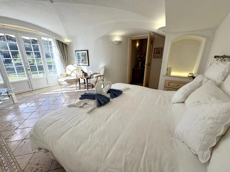 Villa - 280 m² - 5 pièces