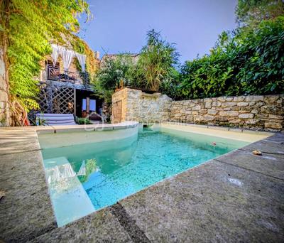 Maison en pierre - 186 m² - 6 pièces