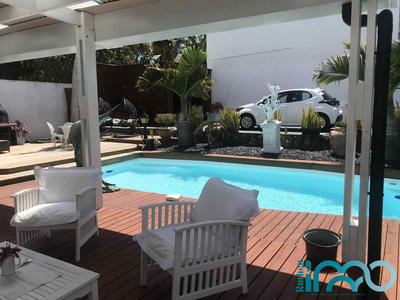 Maison traditionnelle - 320 m² - 8 pièces