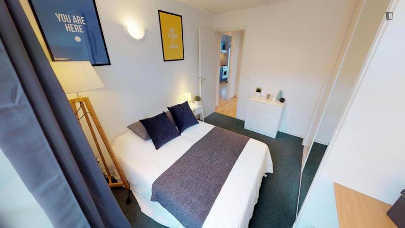 Chambre - 9 m² - 5 pièces