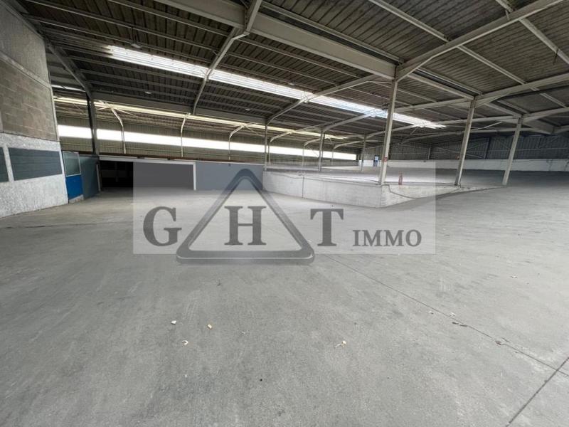 Entrepôt - 1 110 m²