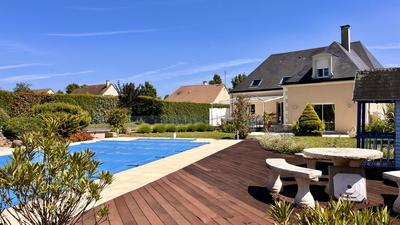 Maison - 230 m² - 6 pièces