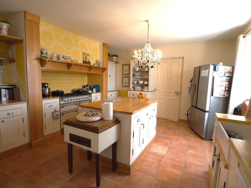 Maison - 400 m² - 14 pièces