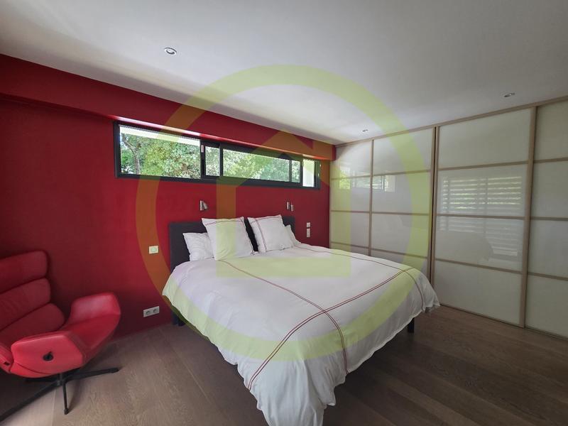 Maison - 168 m² - 6 pièces