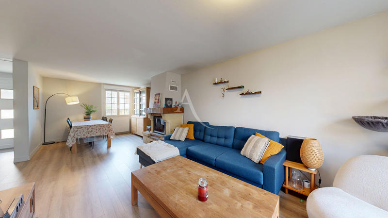 Maison - 90 m² - 5 pièces