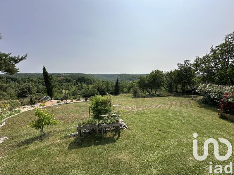 Maison - 211 m² - 8 pièces