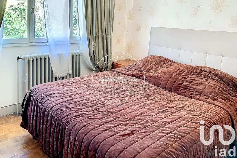 Maison - 200 m² - 8 pièces