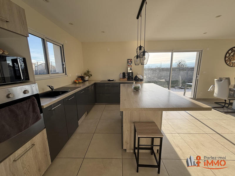 Maison - 98 m² - 4 pièces