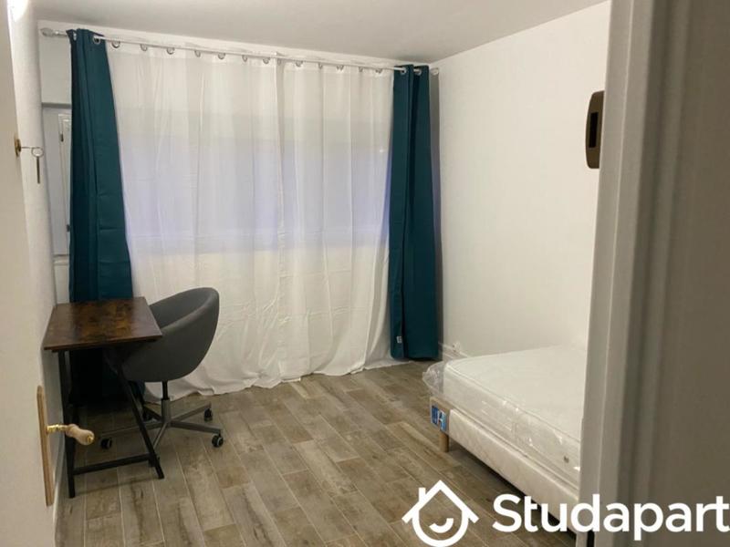 Chambre - 12 m² - 1 pièce