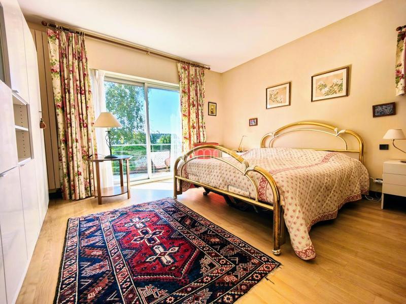 Demeure - 181 m² - 8 pièces