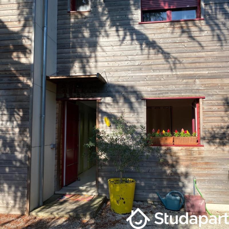 Chambre - 13 m² - 1 pièce