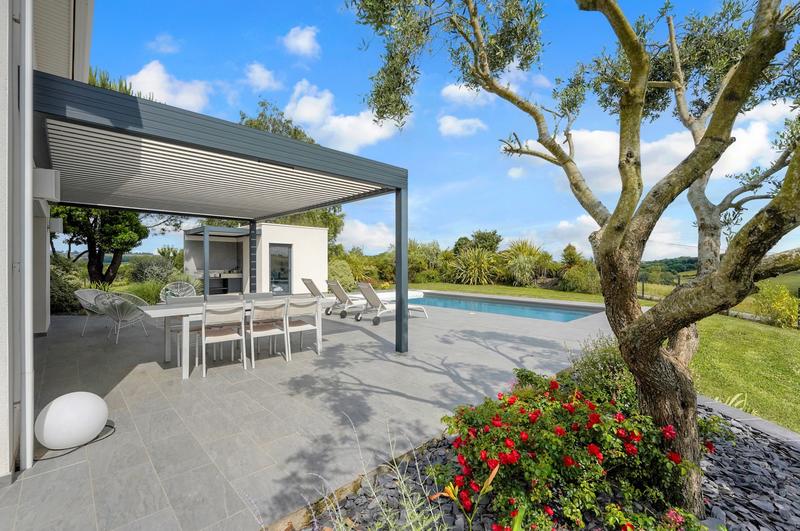 Maison contemporaine - 262 m² - 7 pièces