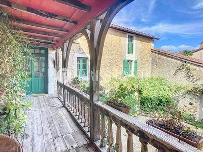 Maison - 424 m² - 14 pièces