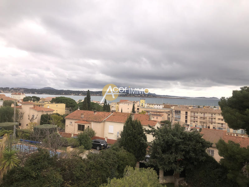 Maison - 250 m² - 8 pièces