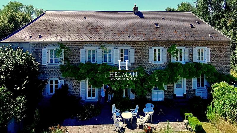 Maison - 738 m² - 10 pièces