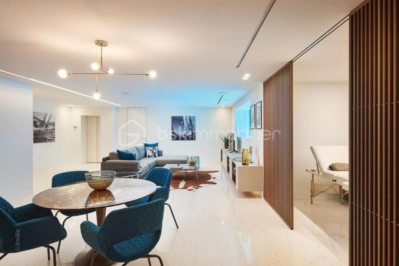 Maison - 435 m² - 7 pièces