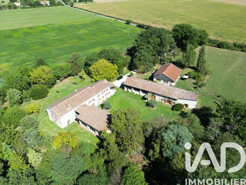 Maison - 564 m² - 13 pièces