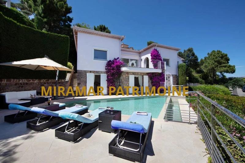 Villa - 231 m² - 6 pièces