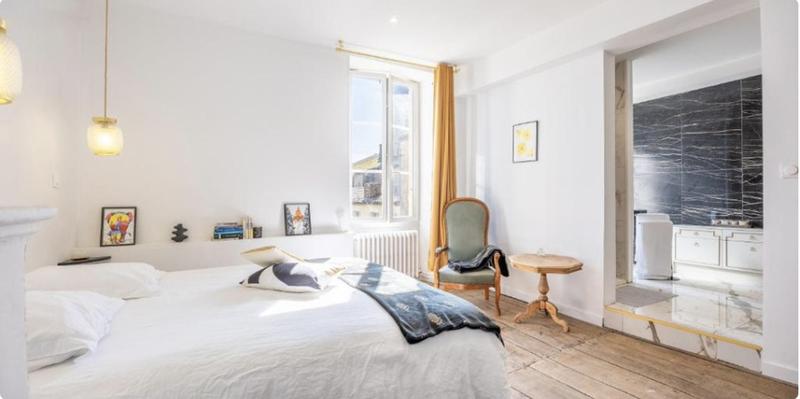 Maison - 230 m² - 6 pièces