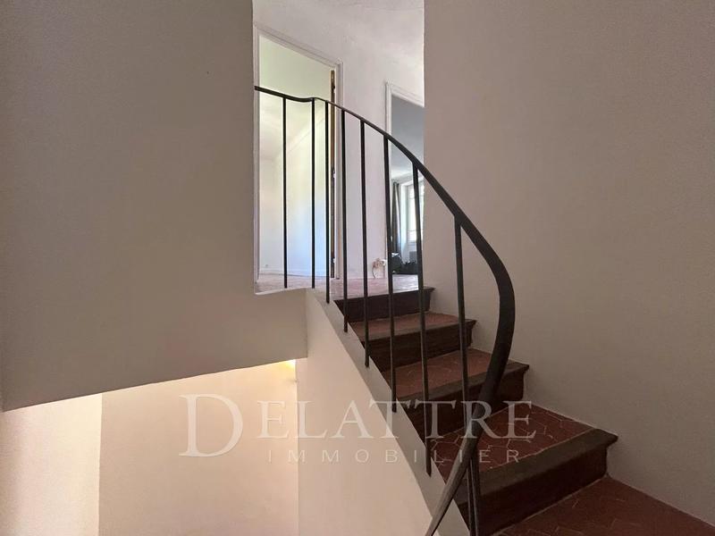 Villa - 100 m² - 5 pièces