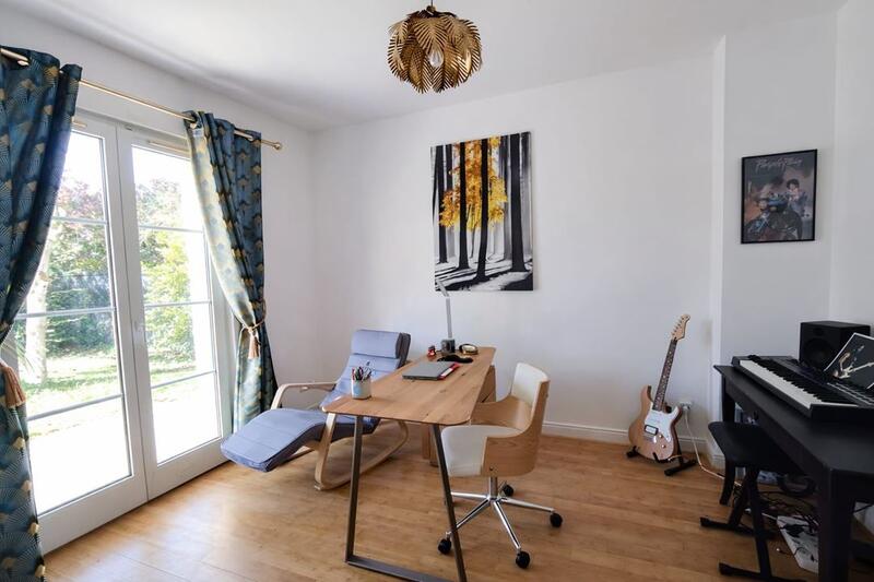 Maison traditionnelle - 246 m² - 9 pièces