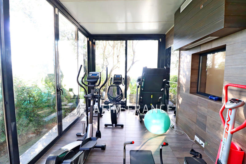 Villa - 350 m² - 8 pièces