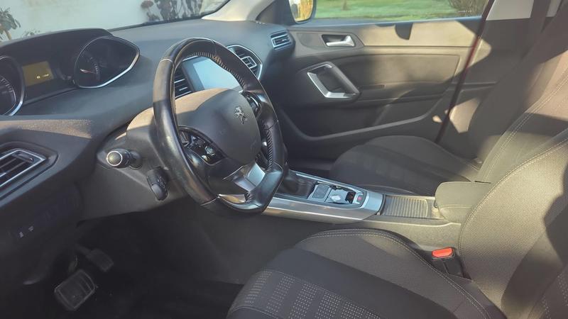 Peugeot 308 II 1.2 PureTech 130 Eat6 Allure - Automatique Entretien constructeur
