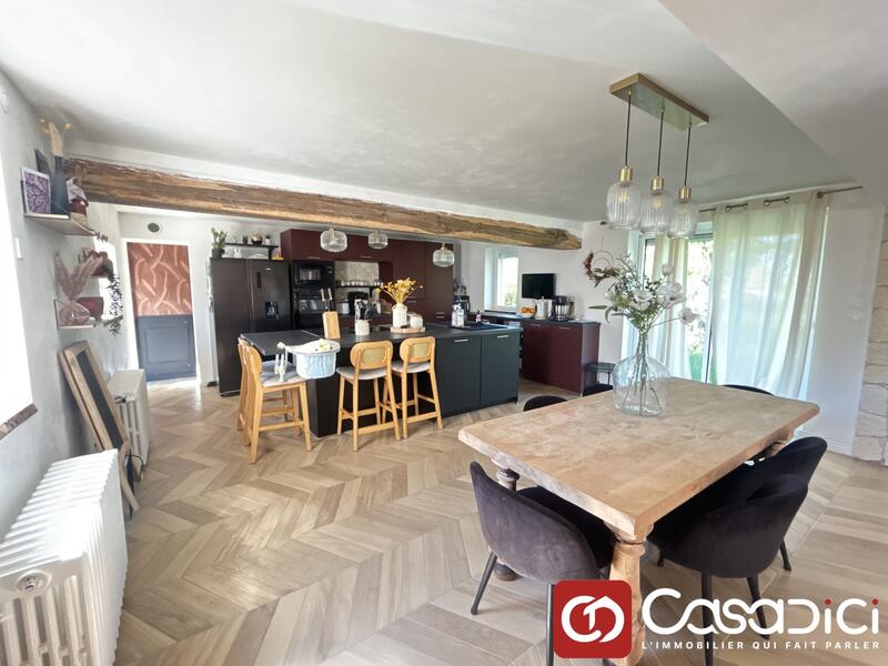 Maison ancienne - 182 m² - 7 pièces