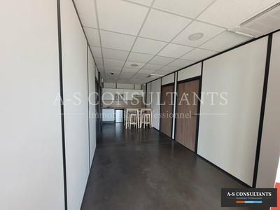 Local d'activité / Entrepôt - 624 m²