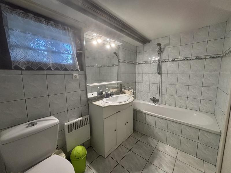 Maison - 186 m² - 9 pièces