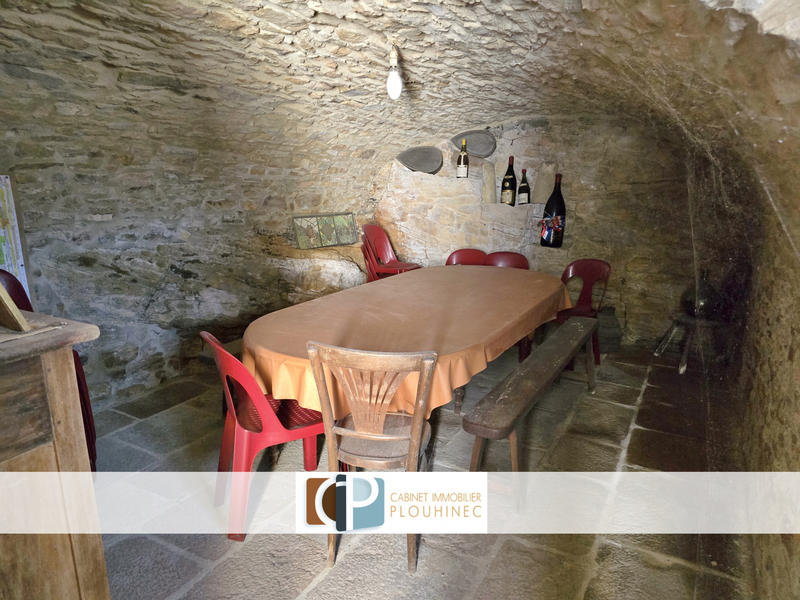 Maison - 332 m² - 9 pièces