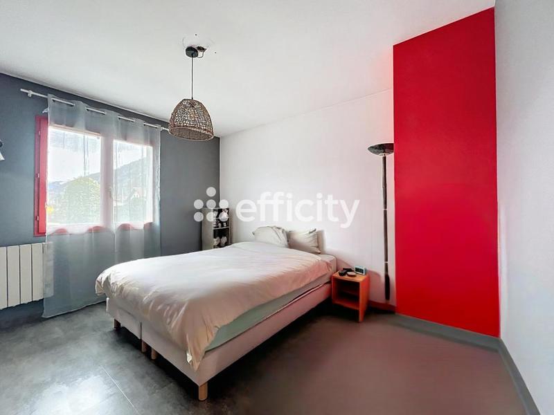 Maison - 180 m² - 5 pièces