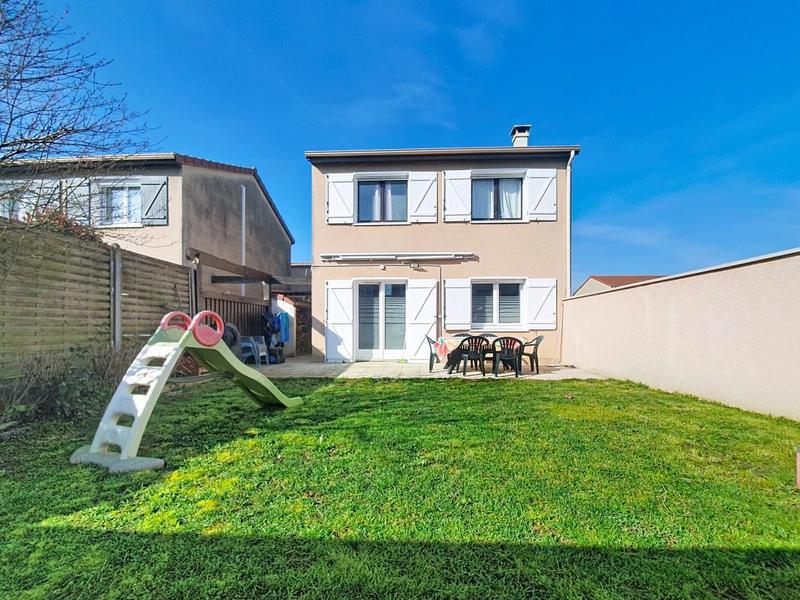 Maison - 90 m² - 4 pièces
