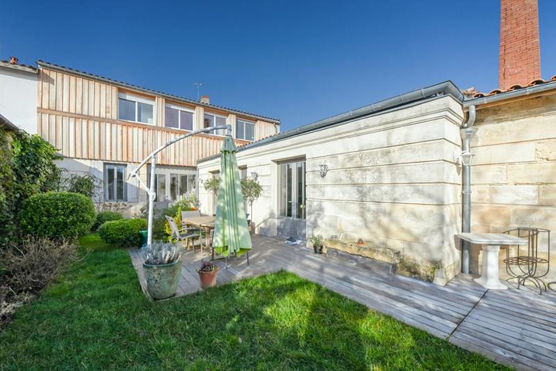 Maison - 245 m² - 12 pièces
