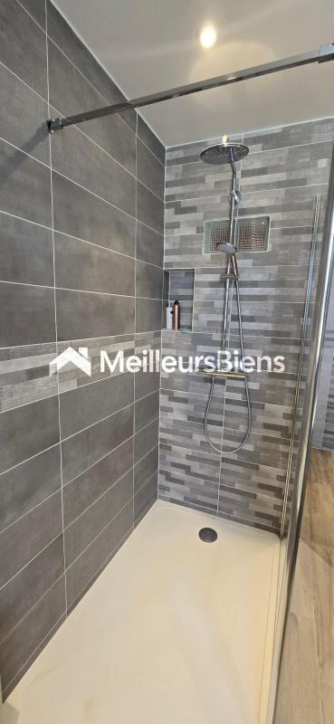 Propriété - 250 m² - 6 pièces