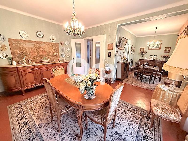 Maison - 206 m² - 7 pièces