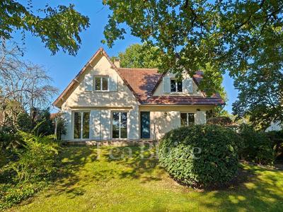 Pavillon - 195 m² - 8 pièces