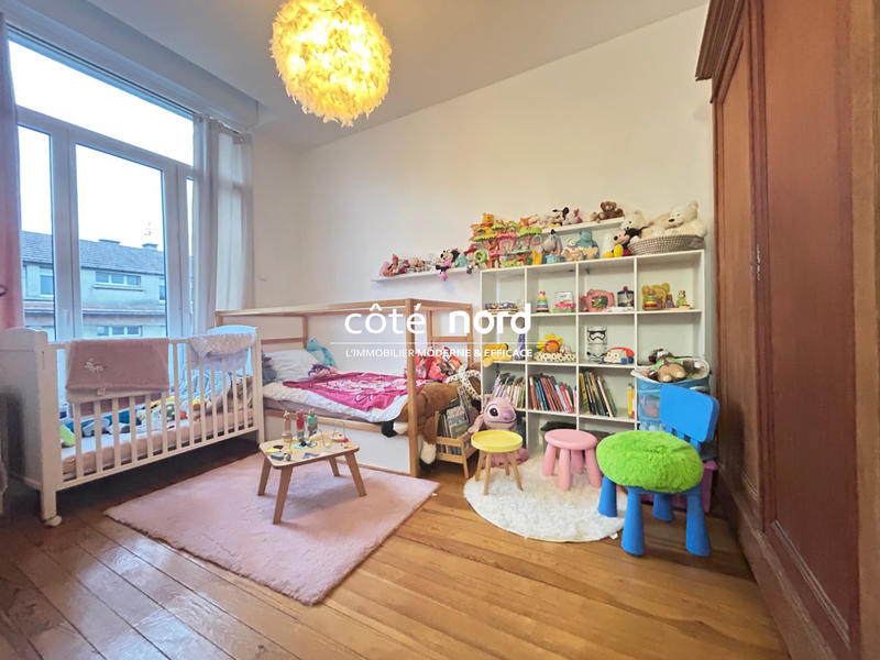 Maison - 216 m² - 10 pièces