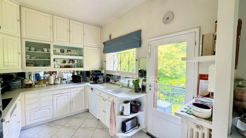 Maison - 265 m² - 8 pièces