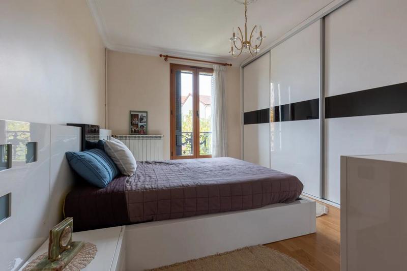 Maison - 220 m² - 6 pièces