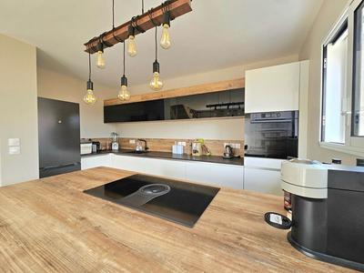 Maison - 110 m² - 4 pièces