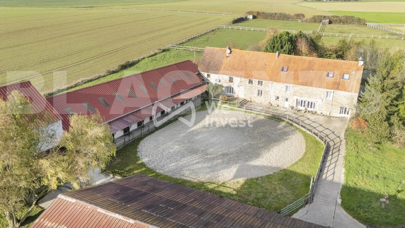 Maison - 220 m² - 9 pièces